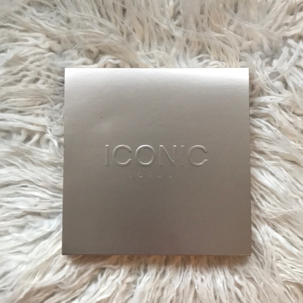 Eyeshadow palette